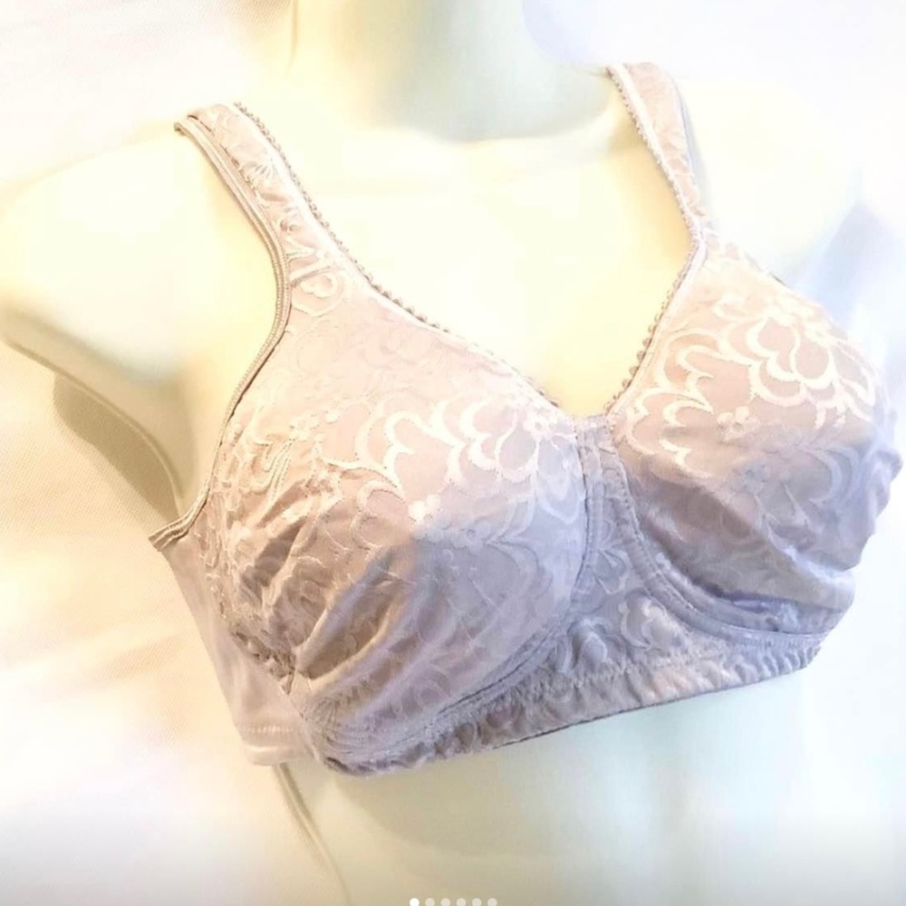 Playtex 18-Hour Bra - Wireless Beige 38 DD (Gently Used)
